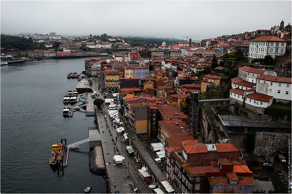 Вид на старый город Порто и набережную, Поргугалия. (View of the Old City of Porto and the river.)