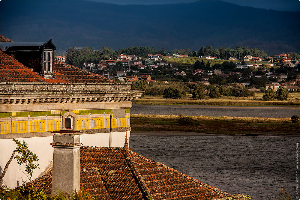 Вид на реку Миньо. Португалия. (Rio Miño View. Portugal.)