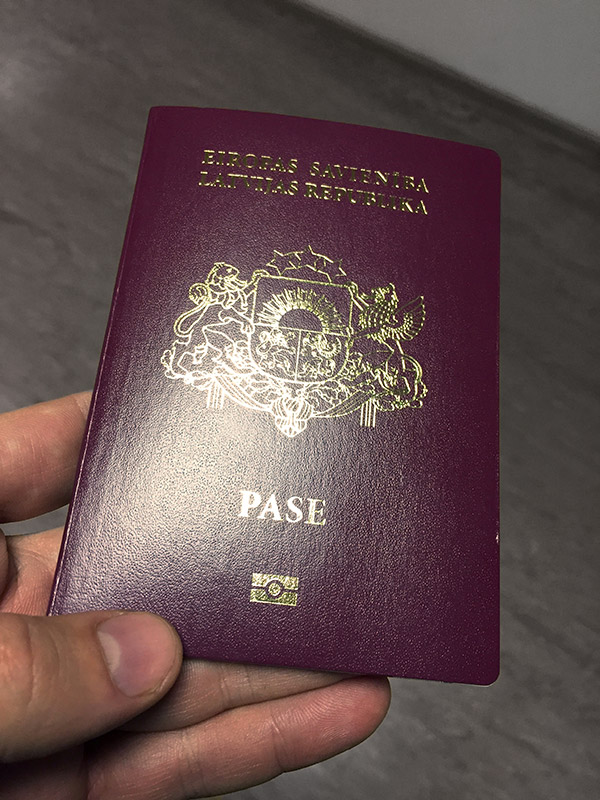 Как быстро делают паспорт в Латвии?